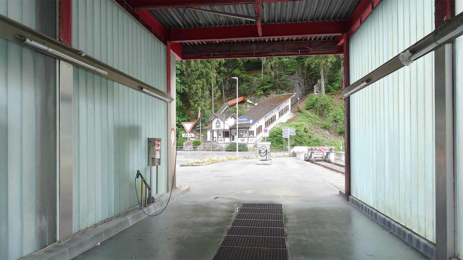 SB-Waschbox der Waschanlage Interlaken West